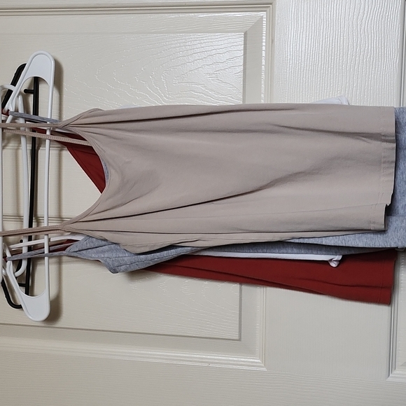 Tank top bundle - Picture 2 of 5